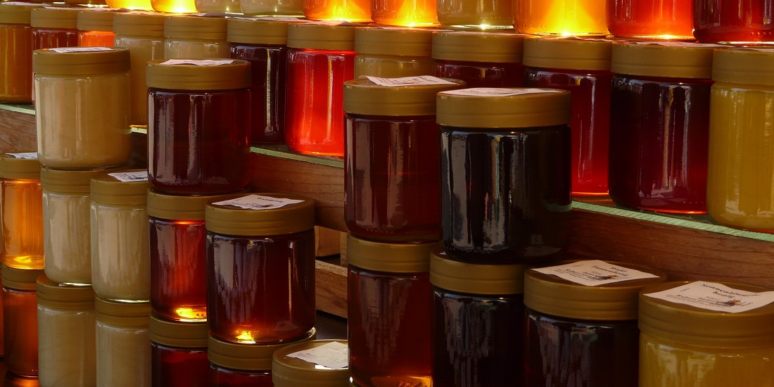 There Are Shocking Differences Between Raw Honey and the Processed Golden Honey Found in Grocery Retailers